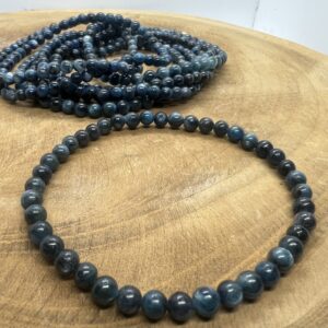 Bracelet en cyanite 6mm